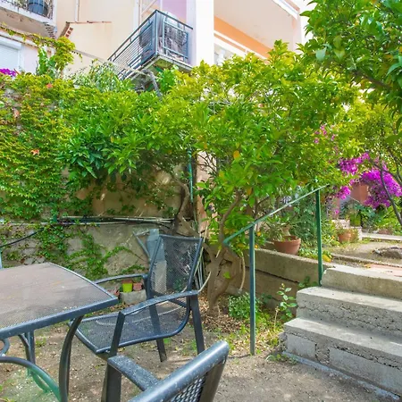 Apartament Avec Clim Et Terrasse *
