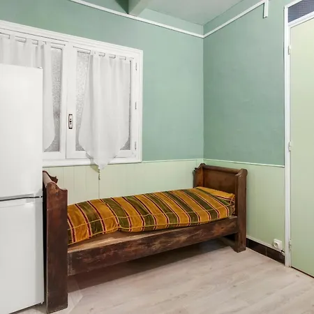 Avec Clim Et Terrasse Apartament